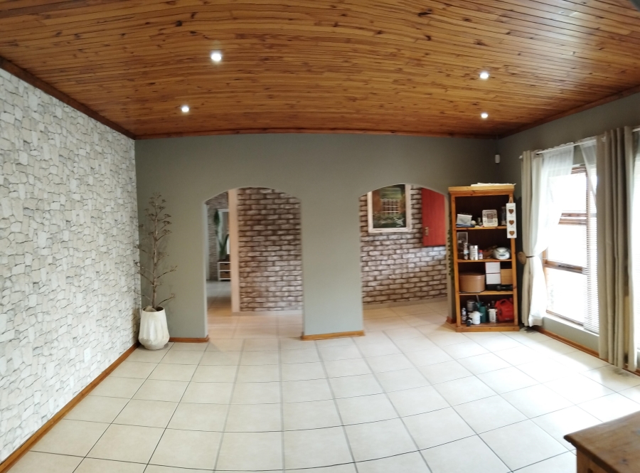 3 Bedroom Property for Sale in Strelitzia Park Eastern Cape